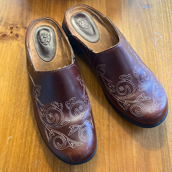 Like New Ariat Clog - Picture 1 of 5